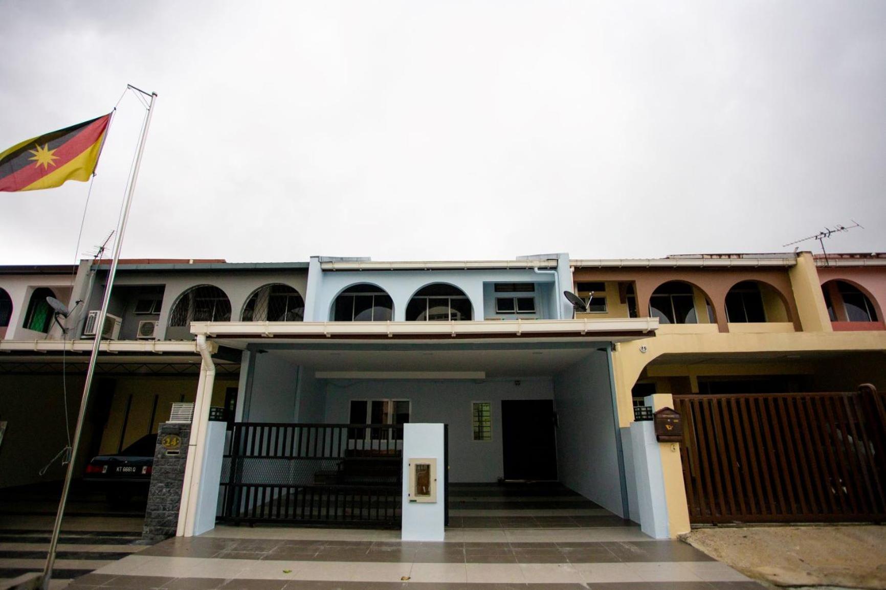 Hom2Rex Kuching Homestay Taman Timberland Exterior photo