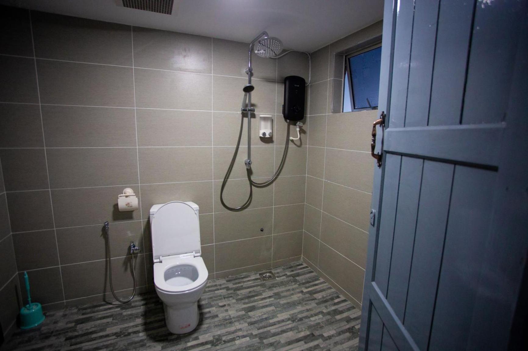 Hom2Rex Kuching Homestay Taman Timberland Exterior photo